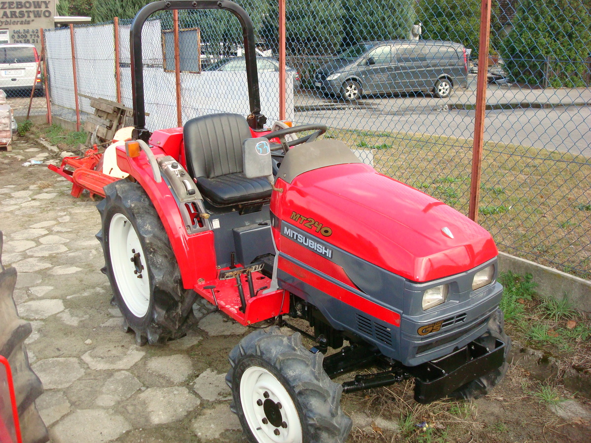 Małe traktorki Mitsubishi traktorki 4x4 Miliantrak